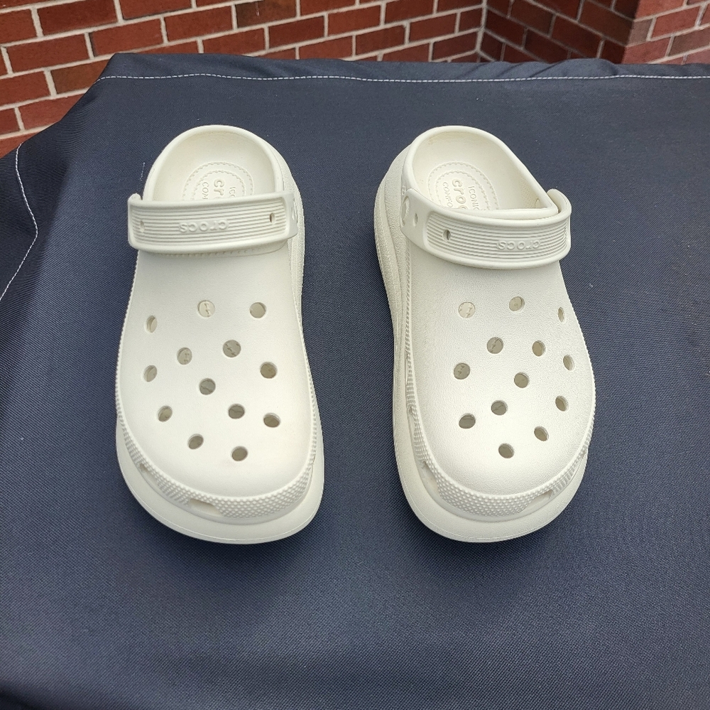 Platform Crocs size 8